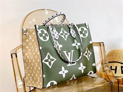 louis vuitton bag green and white